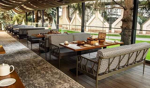 Swissotel Lounge and Bar